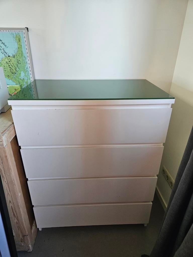 IKEA kastje met 4 lades en groen glazen blad (gratis), Ophalen, Gebruikt, 100 tot 150 cm, 100 tot 150 cm