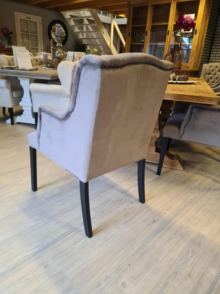 VOORRAAD 4 Landelijke Eetkamerstoelen Victoria Stof Taupe (2, Overige kleuren, Nieuw, Ophalen of Verzenden, Vier