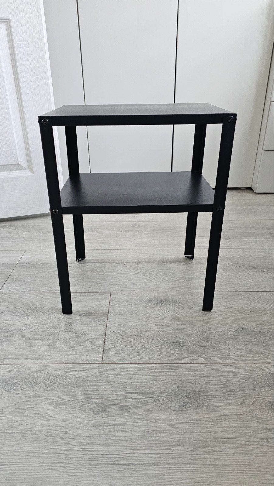 IKEA KNARREVIK Nachtkastje / Bijzettafel Zwart, Minder dan 55 cm, Metaal of Aluminium, Modern, Industrieel, Minimalistisch, Vierkant