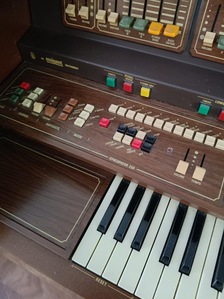 Solina orgel. Geluid werkt niet goed. Mag weg voor 25 euro, Muziek en Instrumenten, Orgels, Ophalen, Gebruikt, 2 klavieren, Orgel