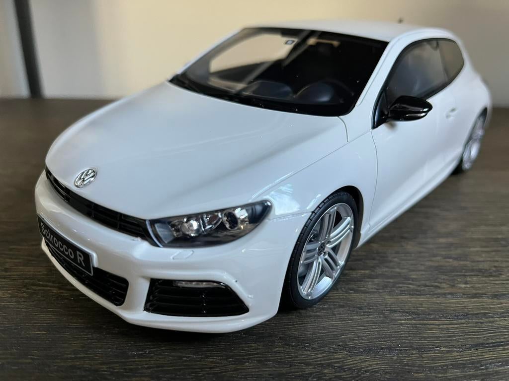 Volkswagen Scirocco 3 R | wit | Ottomobile OT1090 | 1:18, Hobby en Vrije tijd, Ophalen of Verzenden, Nieuw, Auto, OttOMobile