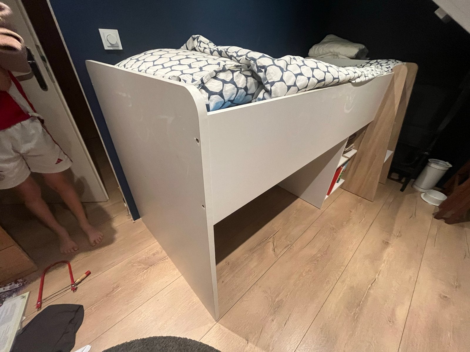 Halfhoogslaper met opbergruimte en uitschuifbaar bureau, Ophalen, Gebruikt, 90 cm, Eenpersoons