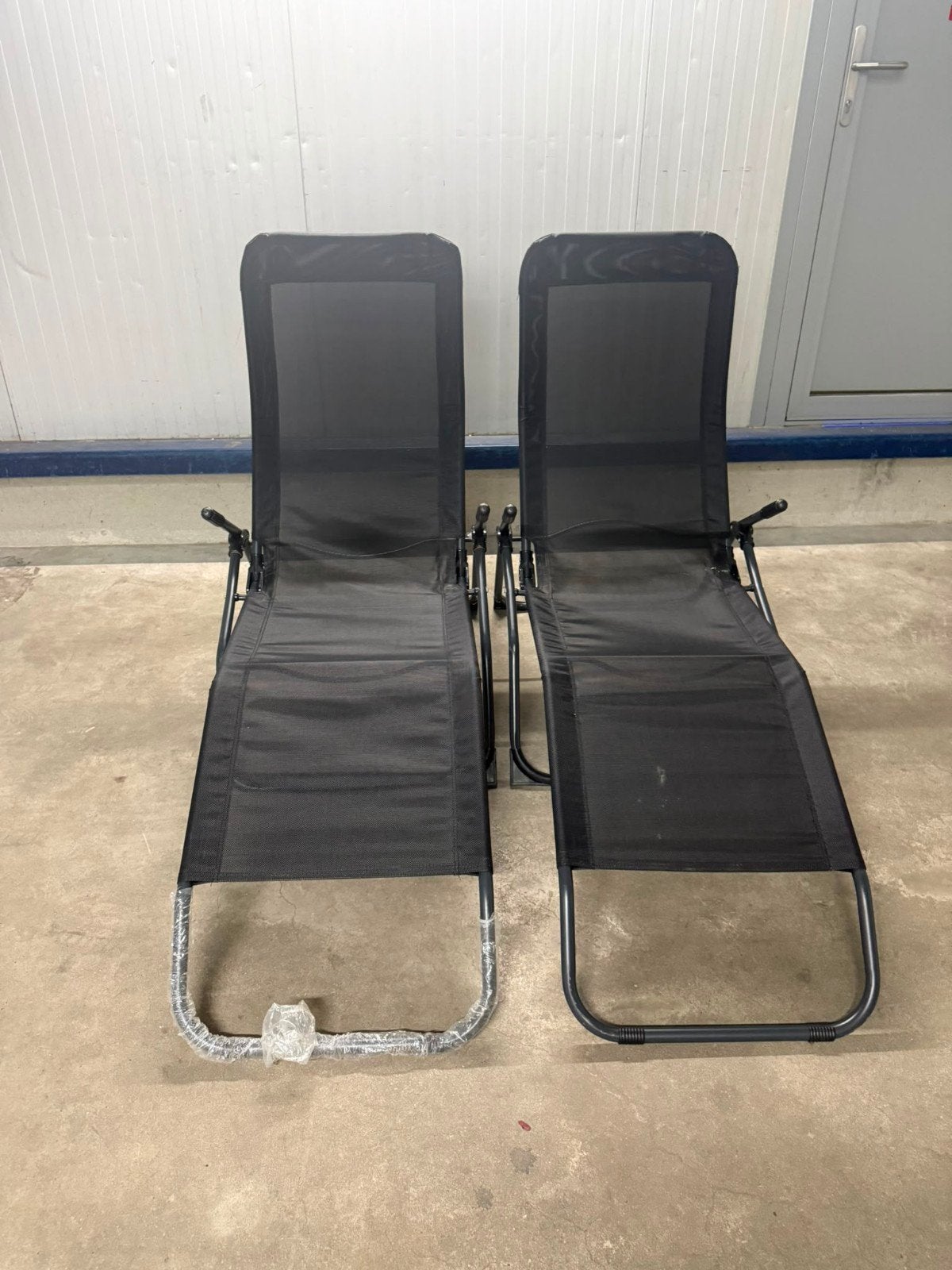 2 heerlijke lig / zitstoelen zwart - Goede staat, Ophalen