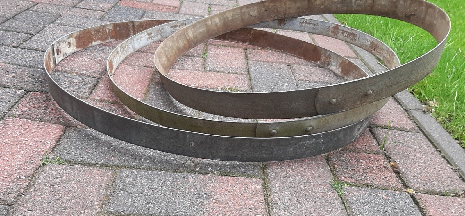 Metalen ringen van wijnvat, Ophalen, Metaal