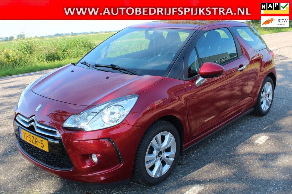 Citroen DS3 1.4 Chic // WEINIG KM //, Voorwielaandrijving, Euro 5, Stof, Zwart
