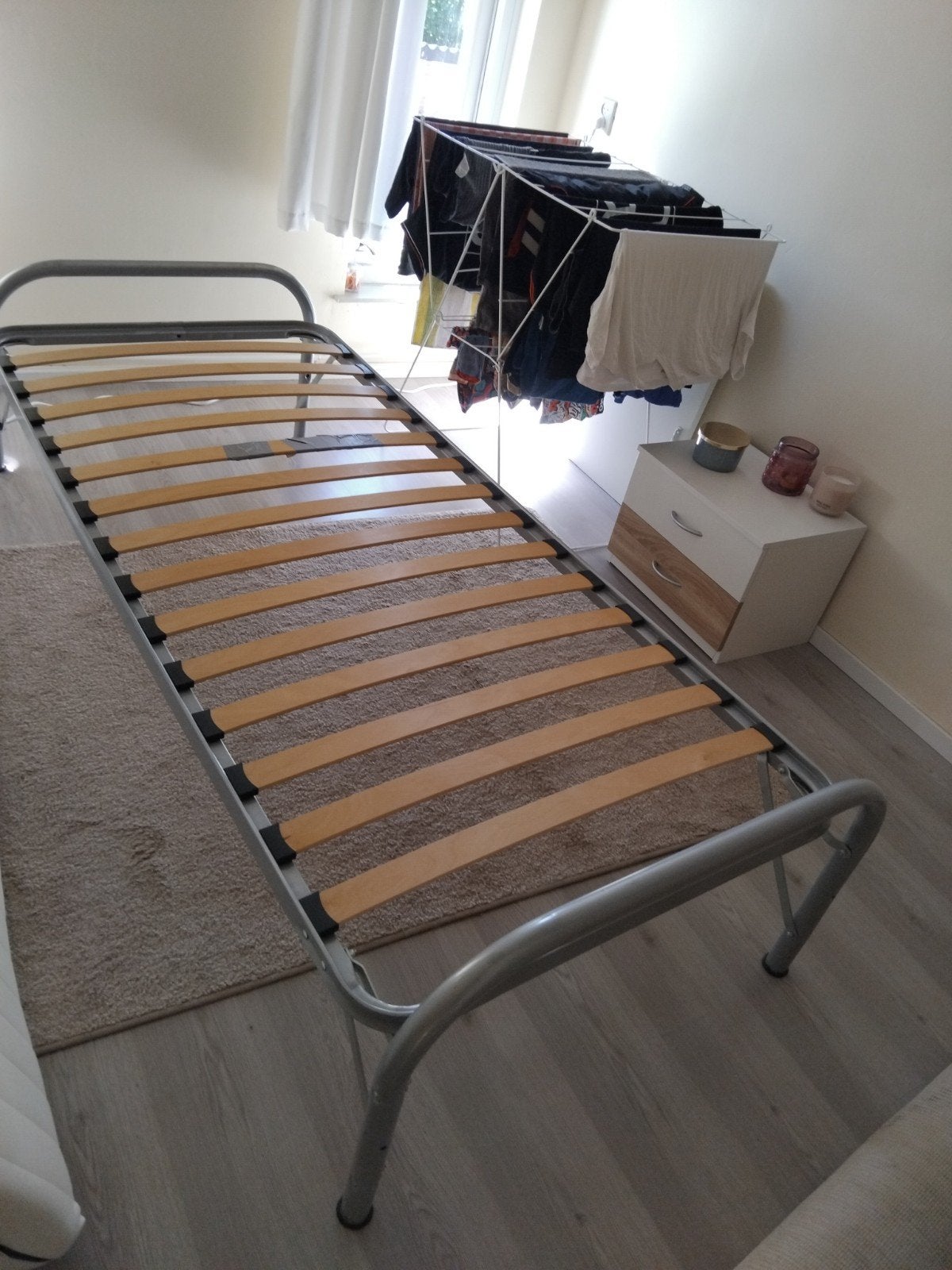 Eenpersoons opklapbed met lattenbodem en matras, Ophalen, Gebruikt, 90 cm, Eenpersoons