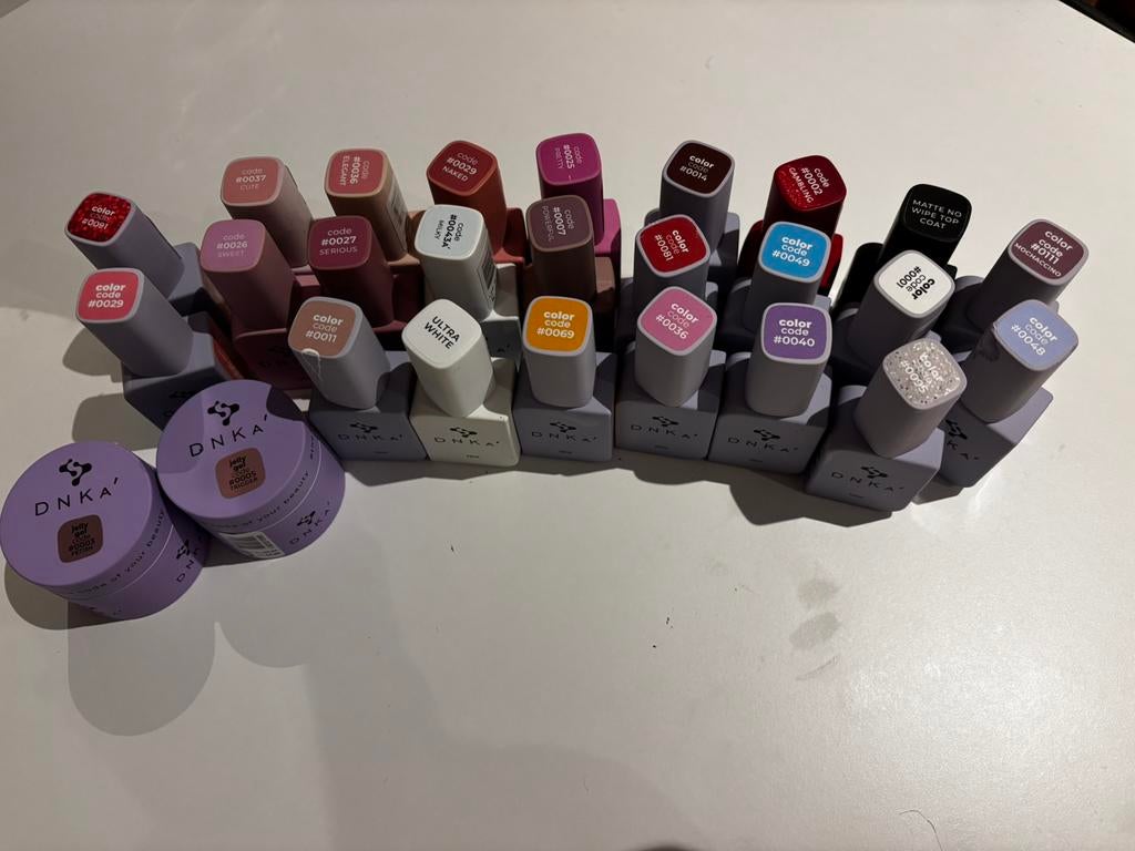 Verschillende nagel producten, Sieraden, Tassen en Uiterlijk, Uiterlijk | Cosmetica en Make-up, Overige kleuren, Ophalen of Verzenden