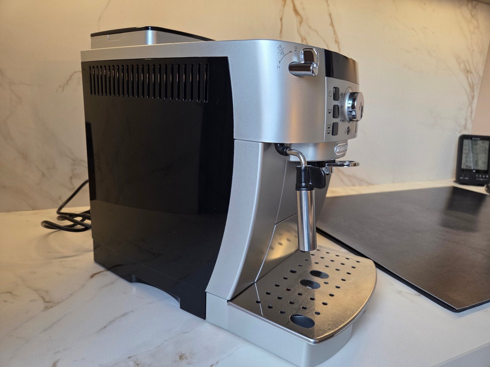 Foto 4 van DeLonghi Magnifica S volautomatische koffiemachine