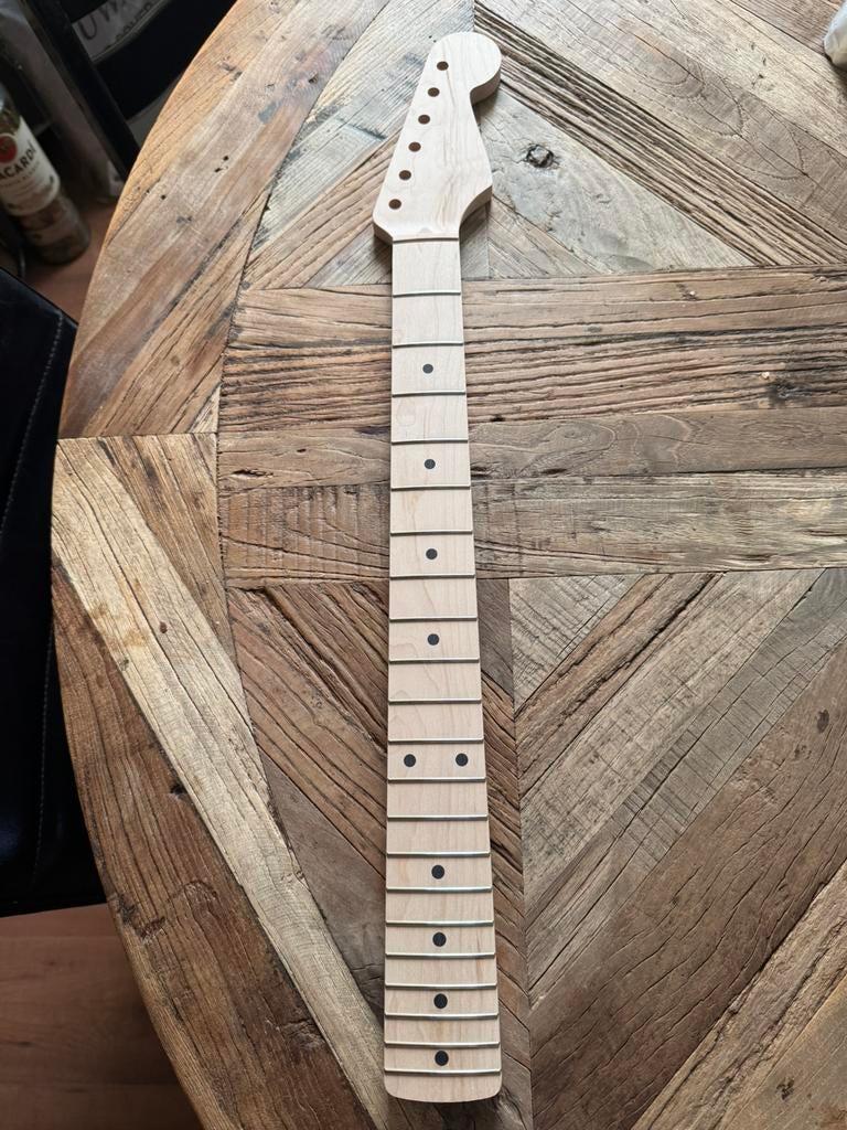 Stratocaster Hals “ Maple 7’25 inch radius Onbewerkt Japan !, Muziek en Instrumenten, Instrumenten | Onderdelen, Nieuw, Elektrische gitaar