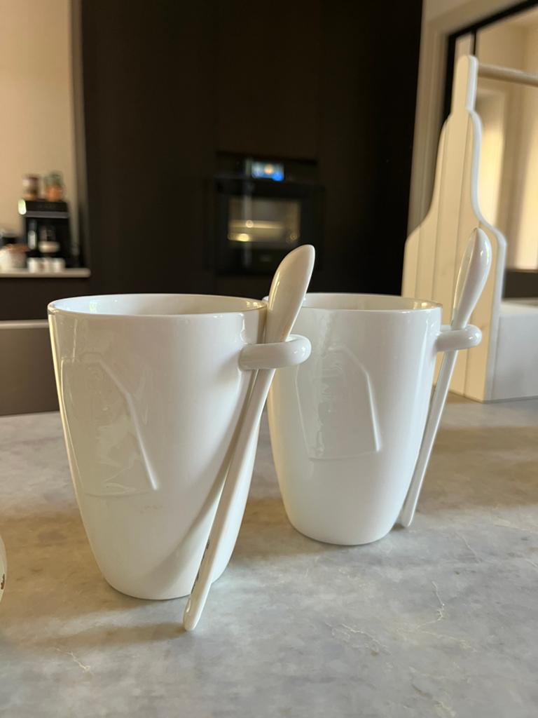 2 Theekoppen Rivièra Maison, Verzenden, Zo goed als nieuw, Effen, Kop(pen) en/of Schotel(s)