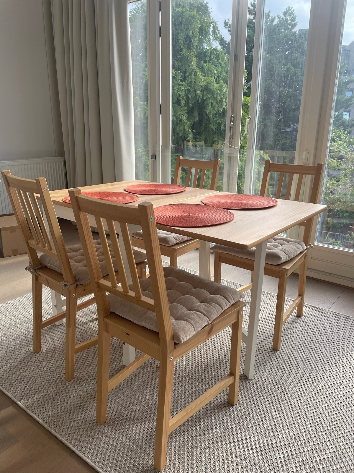 IKEA PINNTORP eettafel + 4 stoelen | Zeer goede staat, Ophalen, 100 tot 150 cm, Scandinavisch, 50 tot 100 cm
