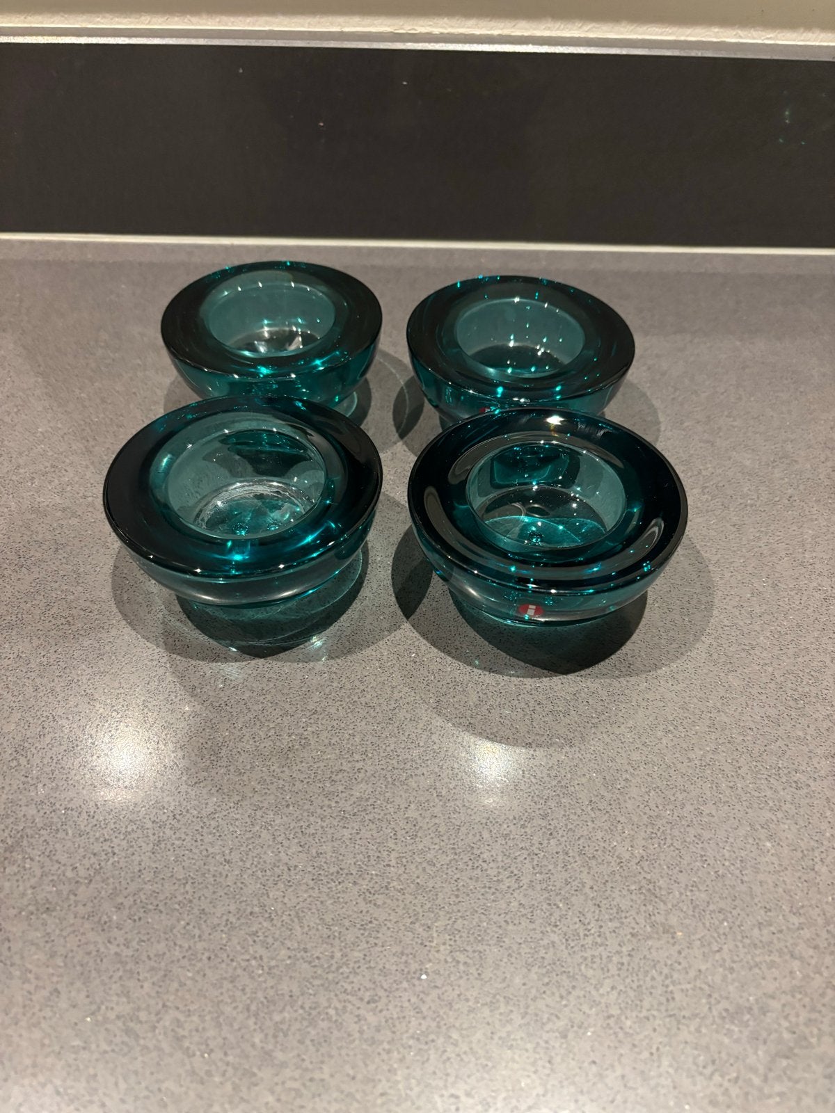 4x Iittala Ballo waxinelichthouders, 2 met sticker, Blauw, Waxinelichthouder, Ophalen of Verzenden, Iittala