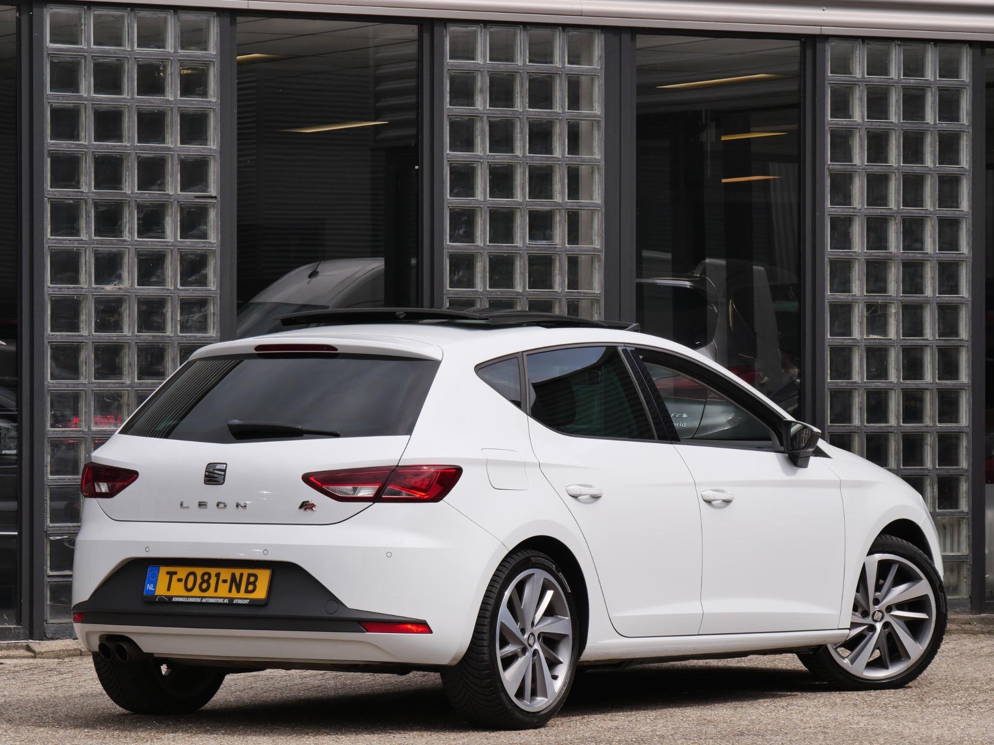SEAT Leon 1.4TSi 150PK FR/ PANORAMADAK/ PDC V+A/ CARPLAY/ 18, Auto's, Seat, Gebruikt, Euro 6, 4 cilinders, Leon