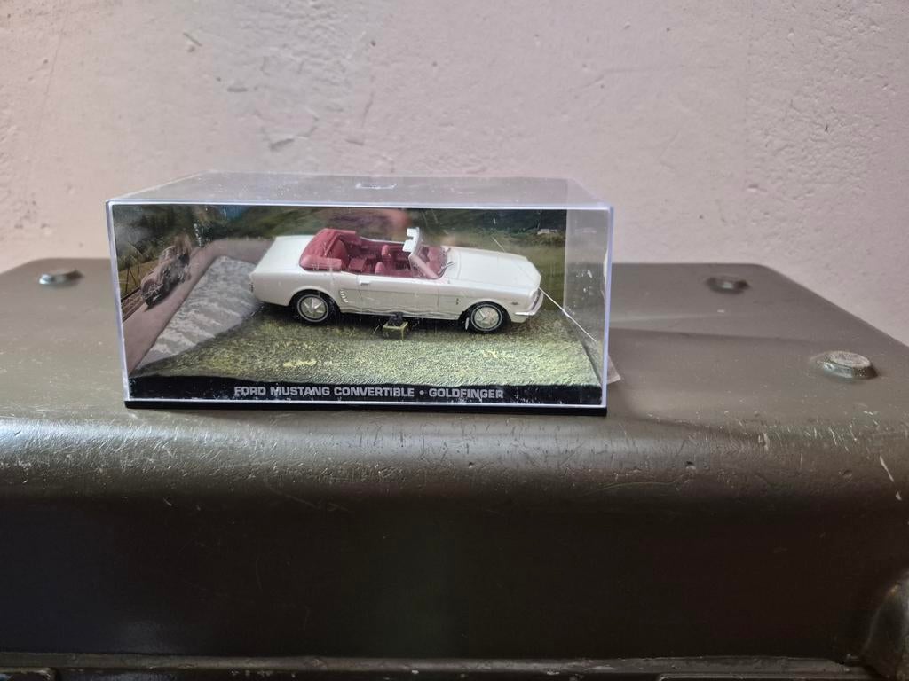 Ford Mustang Convertible James Bond "Goldfinger" 1:43, Hobby en Vrije tijd, Modelauto's | 1:43, Zo goed als nieuw, Auto, Overige merken