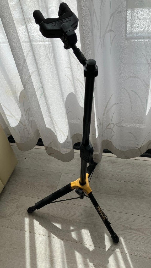 Hercules Gitaar Standaard, Muziek en Instrumenten, Standaards, Ophalen of Verzenden, Zo goed als nieuw, Instrumentstandaard, Gitaar