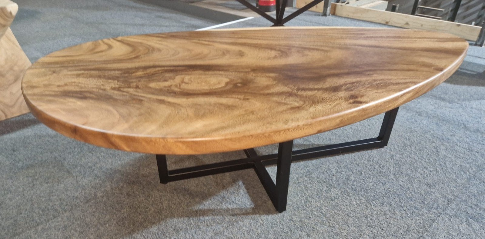 prachtige unieke boomstam salontafel suar hout 140x80 cm., Industrieel suar interieur, Info@industrieel-suar-interieur.nl, 100 tot 150 cm