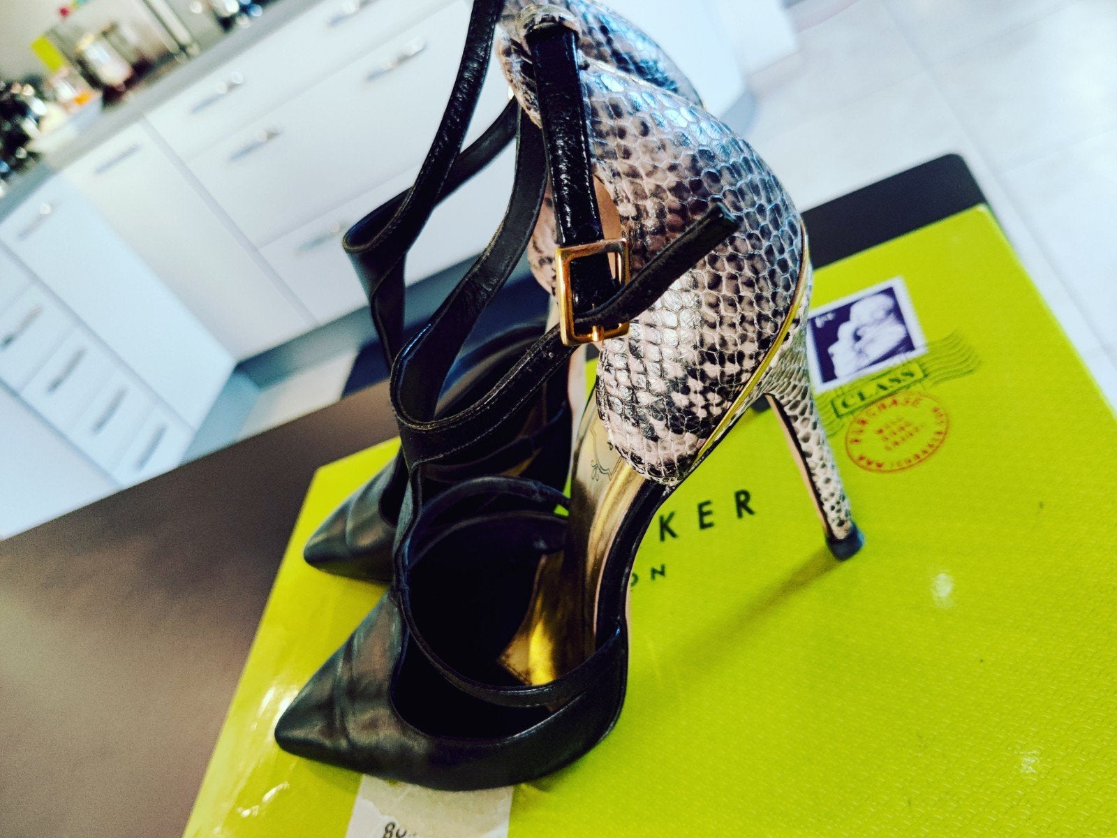 Ted Baker sandalen maat 37 als nieuw €175, Kleding | Dames, Ophalen of Verzenden, Zo goed als nieuw, Sandalen of Muiltjes