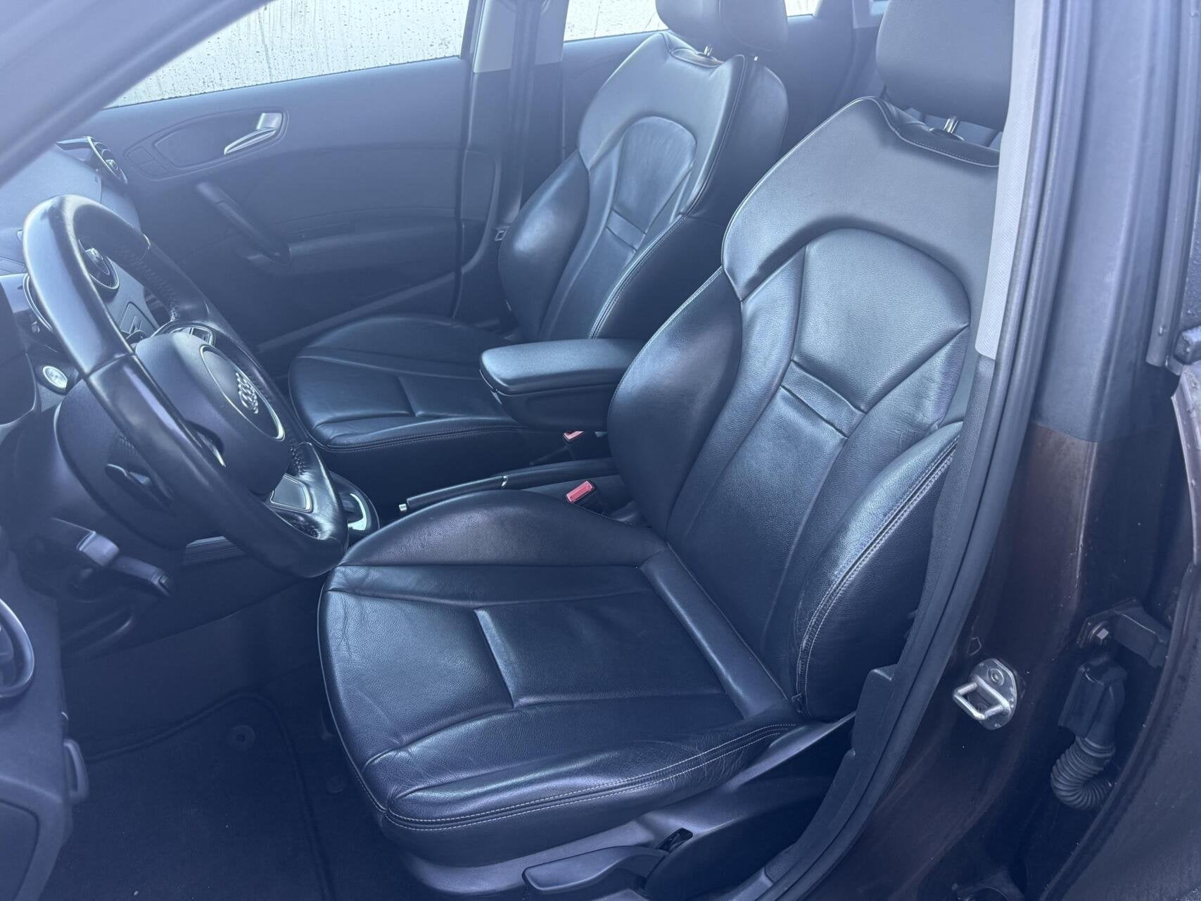 Audi A1 Sportback 1.4 TFSI Pro Line S LEER,PANODAK HANDEL/EX, Auto's, Zwart, 4 cilinders, Bruin, 4 stoelen