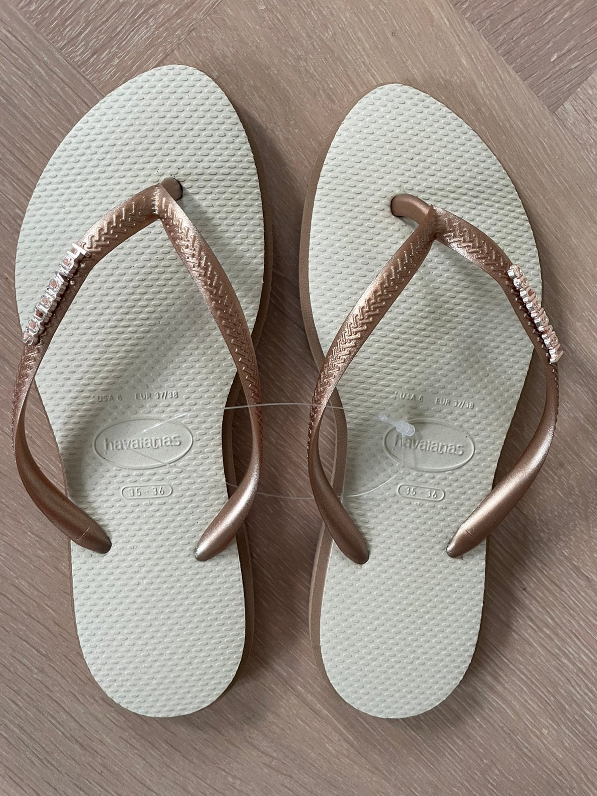Nieuw: Havaianas slippers Slim Point FC Rose Gold maat 35, Meisje, Overige typen, Nieuw, Ophalen of Verzenden
