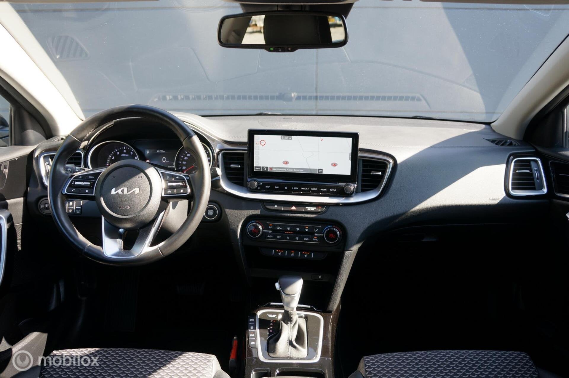 Kia Ceed Sportswagon 1.0 T-GDi MHEV Aut. DynamicPlusLine !, Auto's, Kia, Stof, Gebruikt, 1309 kg, Zwart