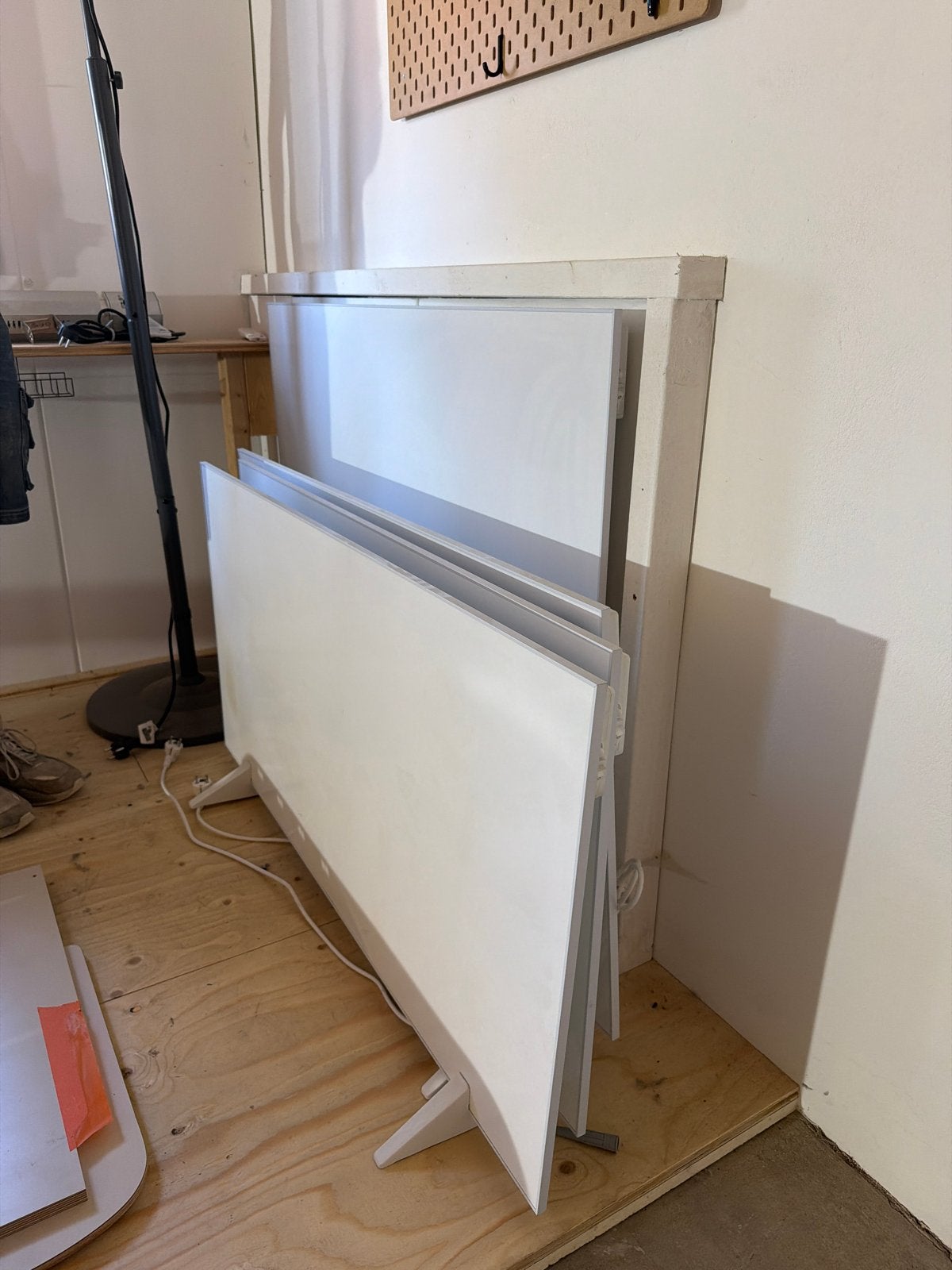 Eurom Sani Wall Heat 2000 Wifi - Elektrische verwarming, Doe-het-zelf en Verbouw, Ophalen, 30 tot 80 cm, Overige typen, Zo goed als nieuw