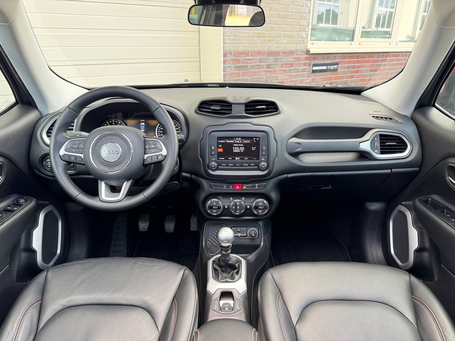 Jeep Renegade 1.4 MultiAir Limited 1 jaar garantie|Pano|Lede, Auto's, Voorwielaandrijving, Dealer onderhouden, 136 pk, Gebruikt