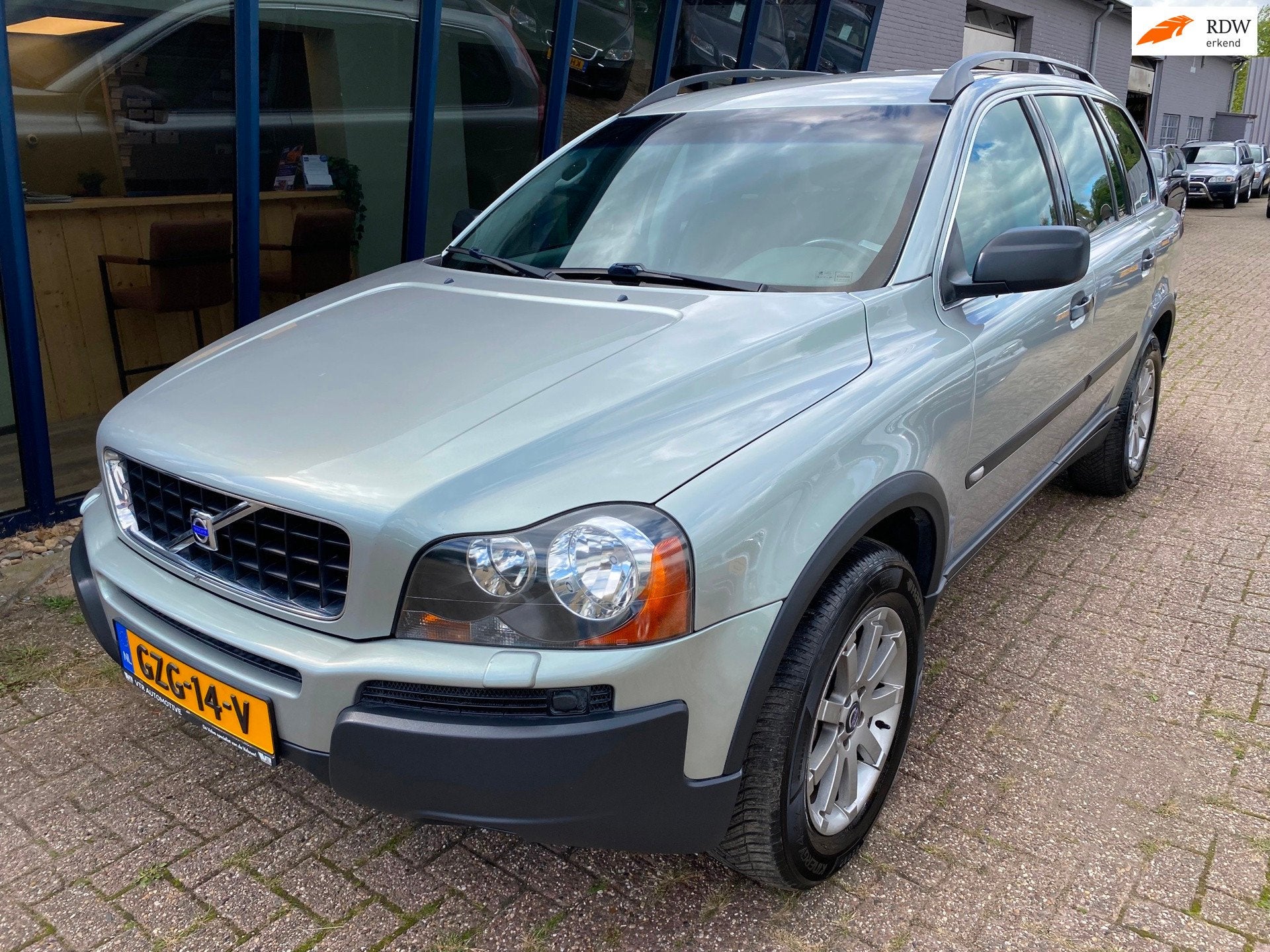 Volvo XC90 2.5 T Kinetic Automaat 7 Persoons / Youngtimer, Gebruikt, Zwart, Stoelverwarming, 2521 cc