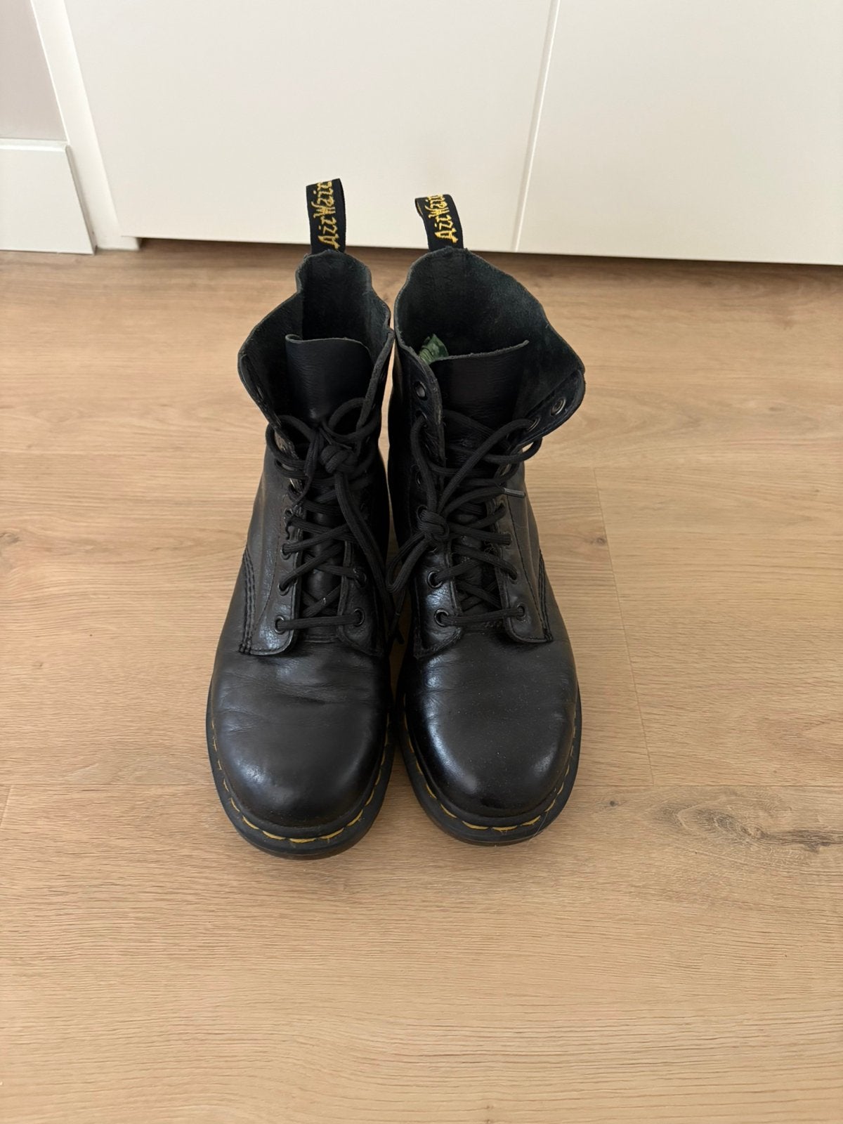 Dr. Martens Pascal maat 40, Kleding | Dames, Schoenen, Zwart, Lage of Enkellaarzen, Ophalen of Verzenden, Zo goed als nieuw