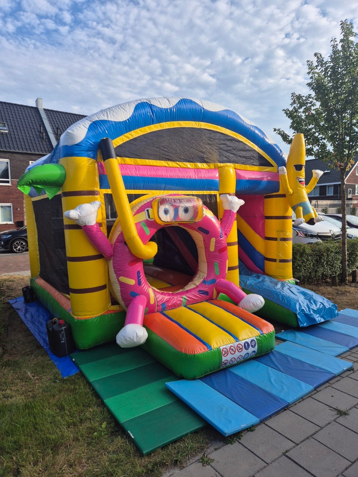 Summer Party Springkussen huren incl. bezorging— Springkamp, Ophalen, Zo goed als nieuw, Overige