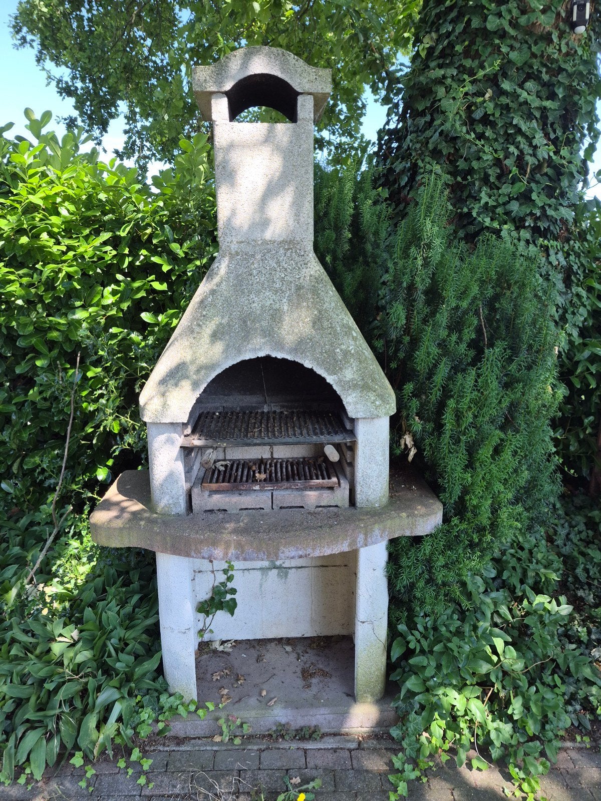 Stenen barbeque, Ophalen