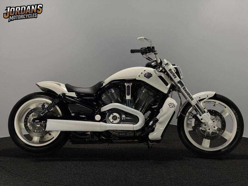 HARLEY-DAVIDSON V-ROD MUSCLE VRSCF CUSTOM V&H (bj 2010), 2 cilinders, HARLEY-DAVIDSON, Chopper, Bedrijf