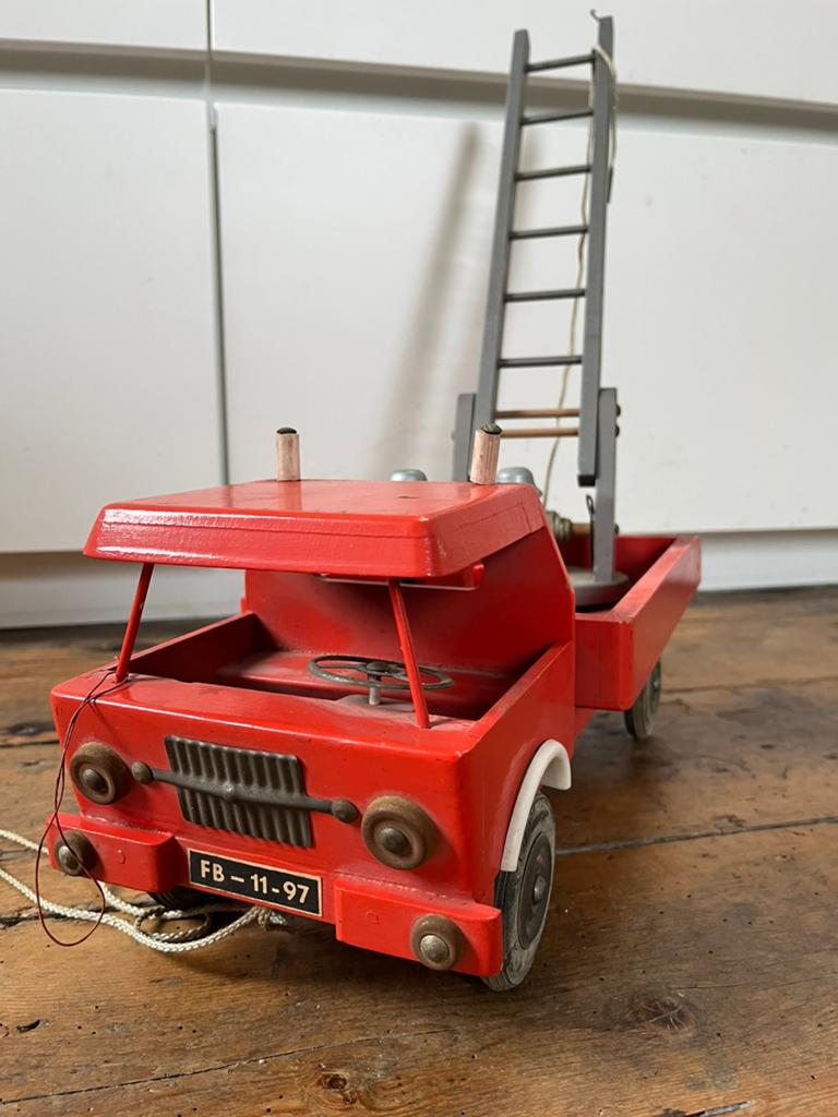 Vintage houten brandweer auto, Antiek en Kunst, Ophalen of Verzenden