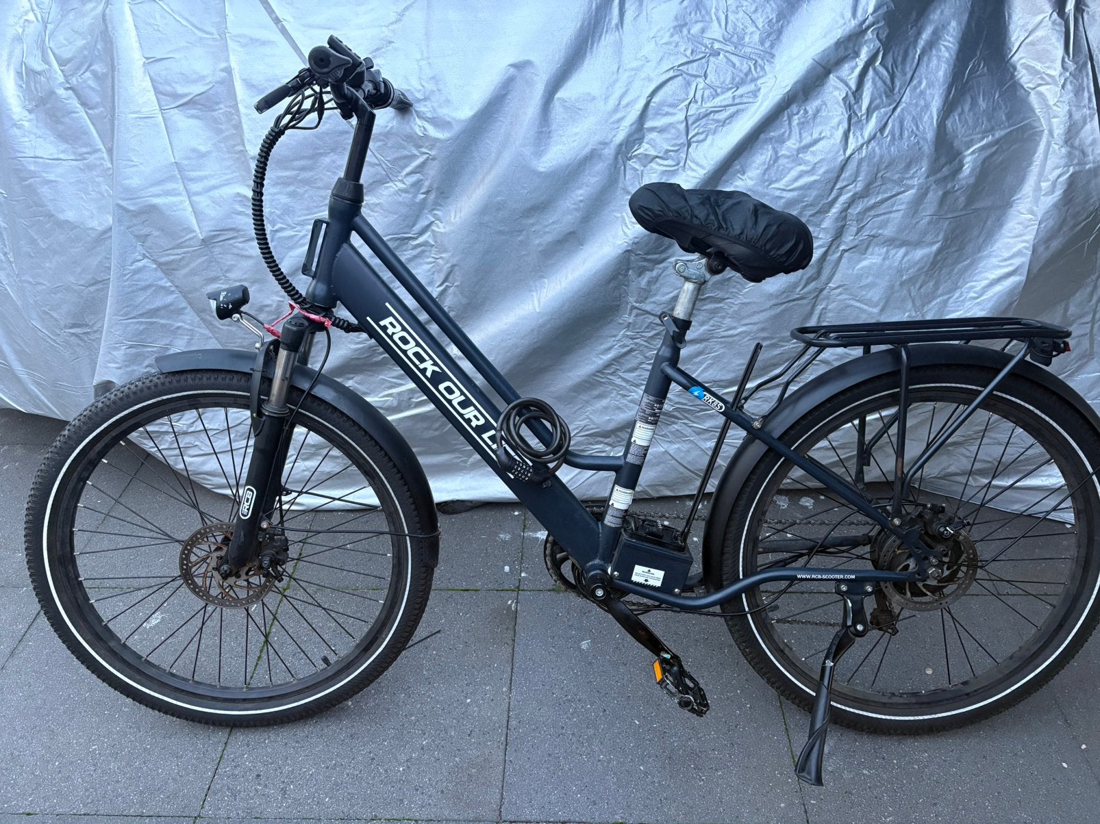 E-bike / perfecte staat (ZO SNEL MOGELIJK WEG), Fietsen en Brommers, Ophalen, Zo goed als nieuw, Minder dan 30 km per accu, Overige merken