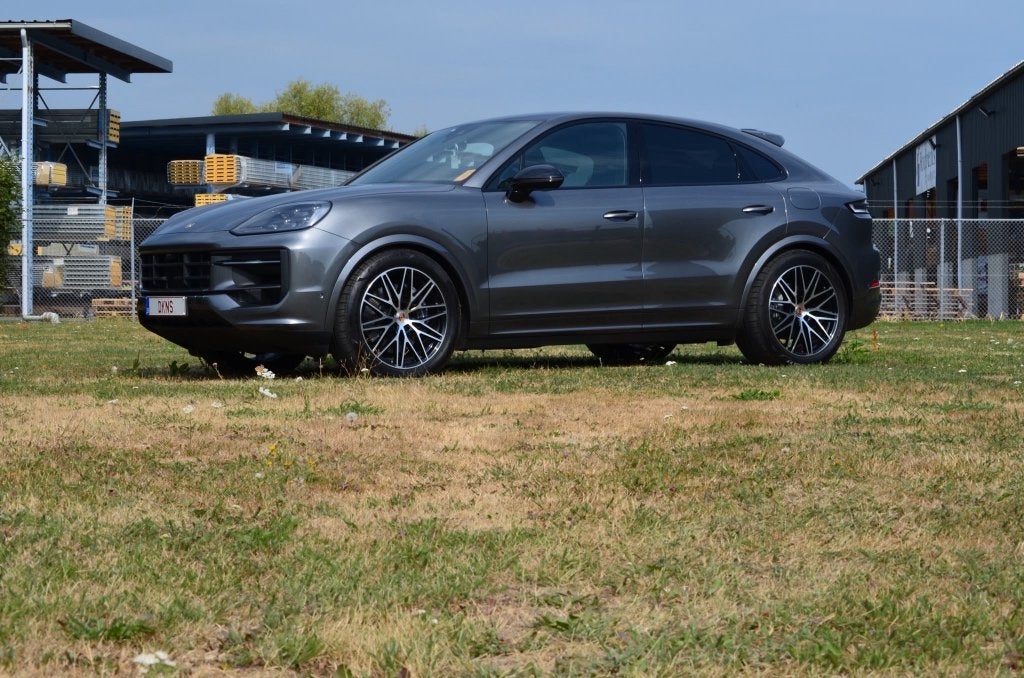 Porsche Cayenne Coupe E-hybrid “Black Edition” 12/2025, Auto's, Cayenne, Leder, Vierwielaandrijving, 472 pk