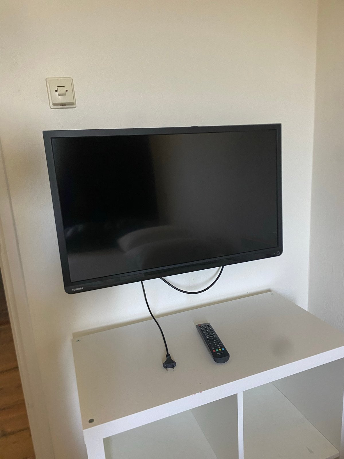 Toshiba 32 inch LCD televisie – HD Ready, Ophalen, 50 Hz, HD Ready (720p), 60 tot 80 cm