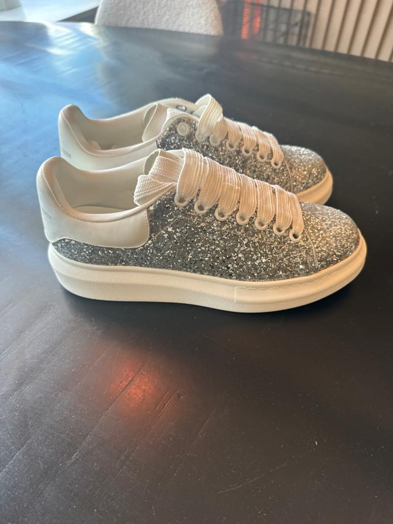 Alexander mcqueen maat 39, Kleding | Dames, Schoenen, Ophalen of Verzenden, Zo goed als nieuw, Wit, Sneakers of Gympen