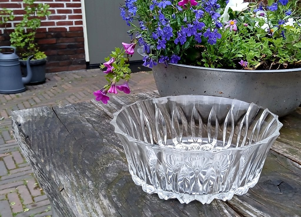 Vintage glazen schaal - fruitschaal - saladeschaal - glas, Gebruikt, Schaal, Rond, Ophalen of Verzenden