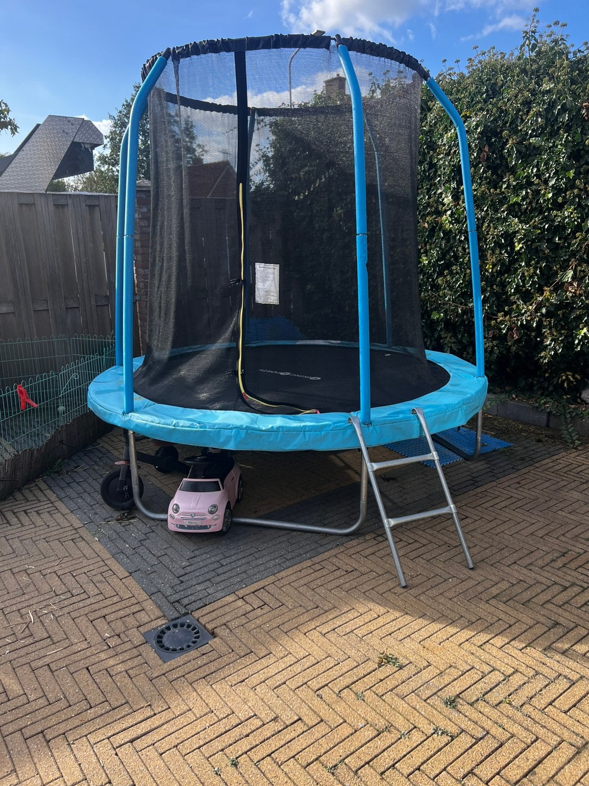 Trampoline, Ophalen, Zo goed als nieuw