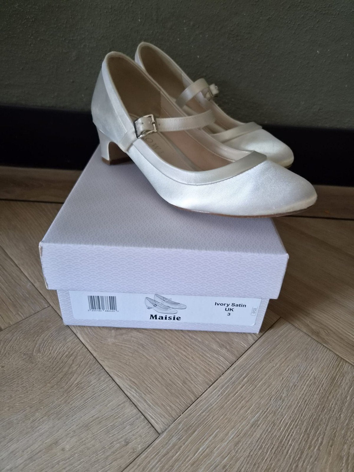 Prachtige ivoorkleurige bruidsschoenen – maat 35/36, Ophalen of Verzenden, Zo goed als nieuw, Schoentjes