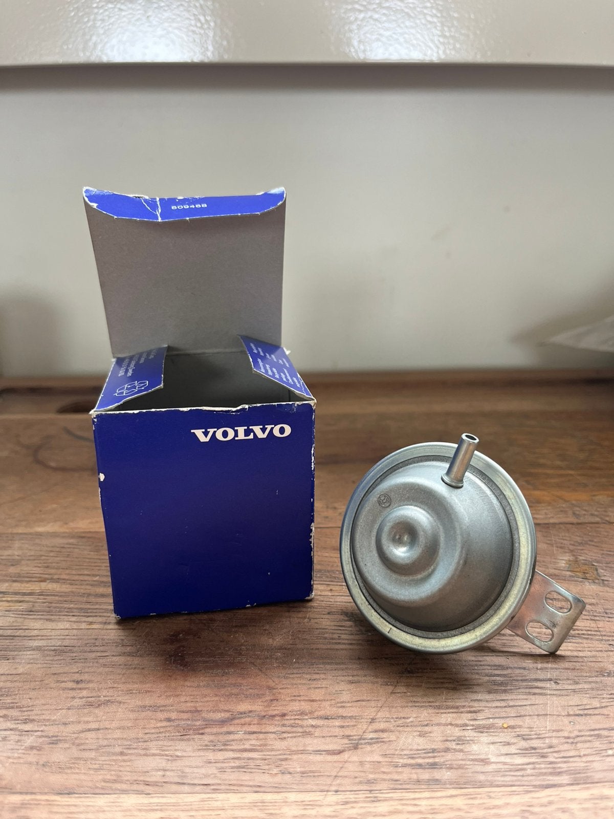 NOS volvo vacuüm regulator, Ophalen of Verzenden