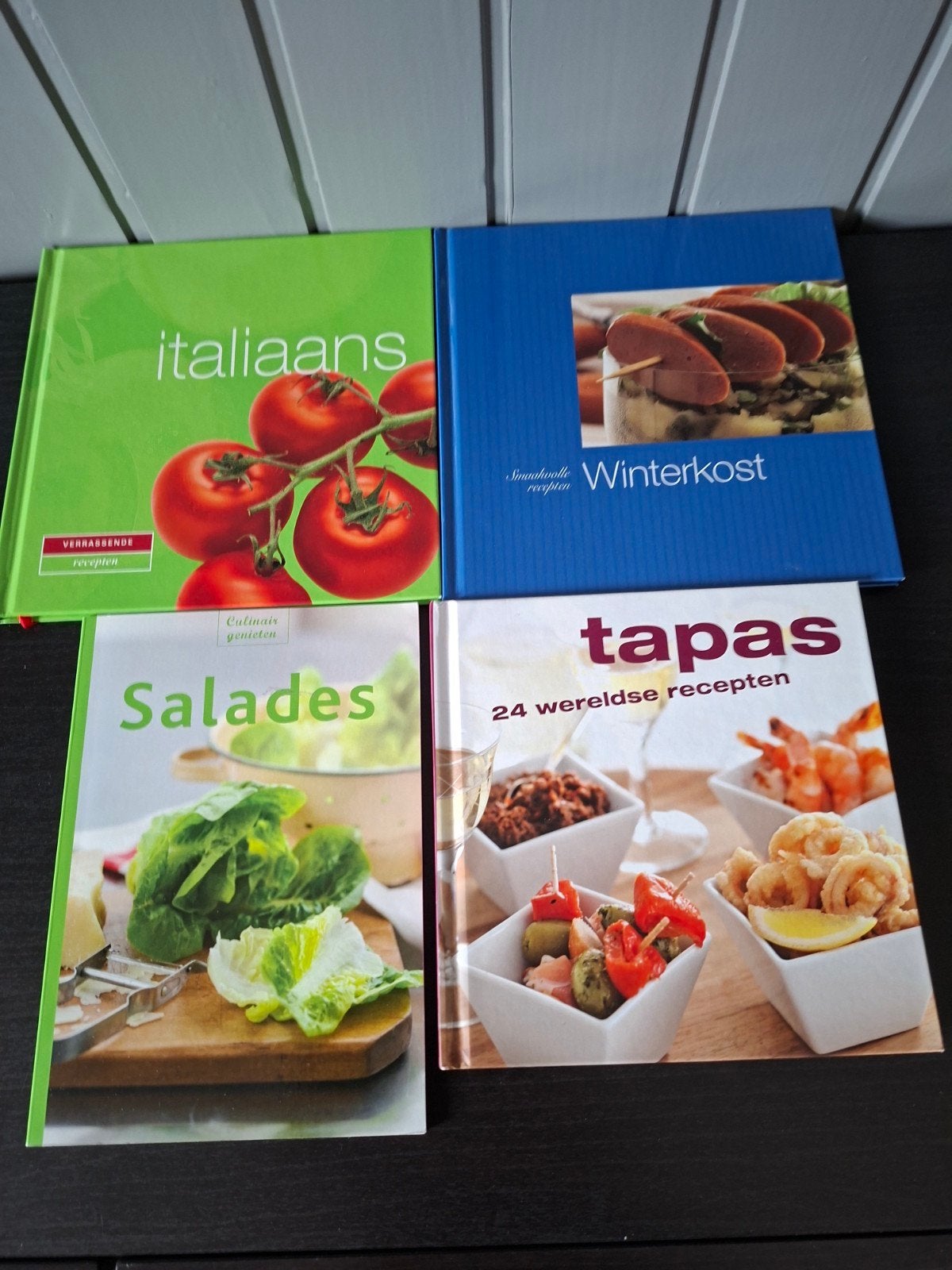 Kookboeken: Italiaans, Winterkost, Salades, Tapas (4 stuks), Ophalen of Verzenden, Gelezen, Europa, Voorgerechten en Soepen