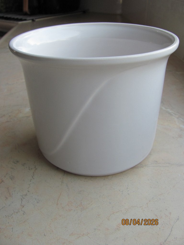 NIEUWSTAAT crème ROND keramiek BLOEMPOT golf reliëf ø 19 cm, Tuin en Terras, Rond, Binnen, Ophalen of Verzenden, Zo goed als nieuw