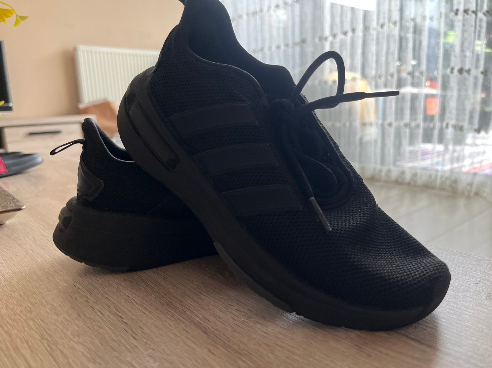 Zwarte Adidas schoenen, Ophalen of Verzenden, Zo goed als nieuw, Schoenen
