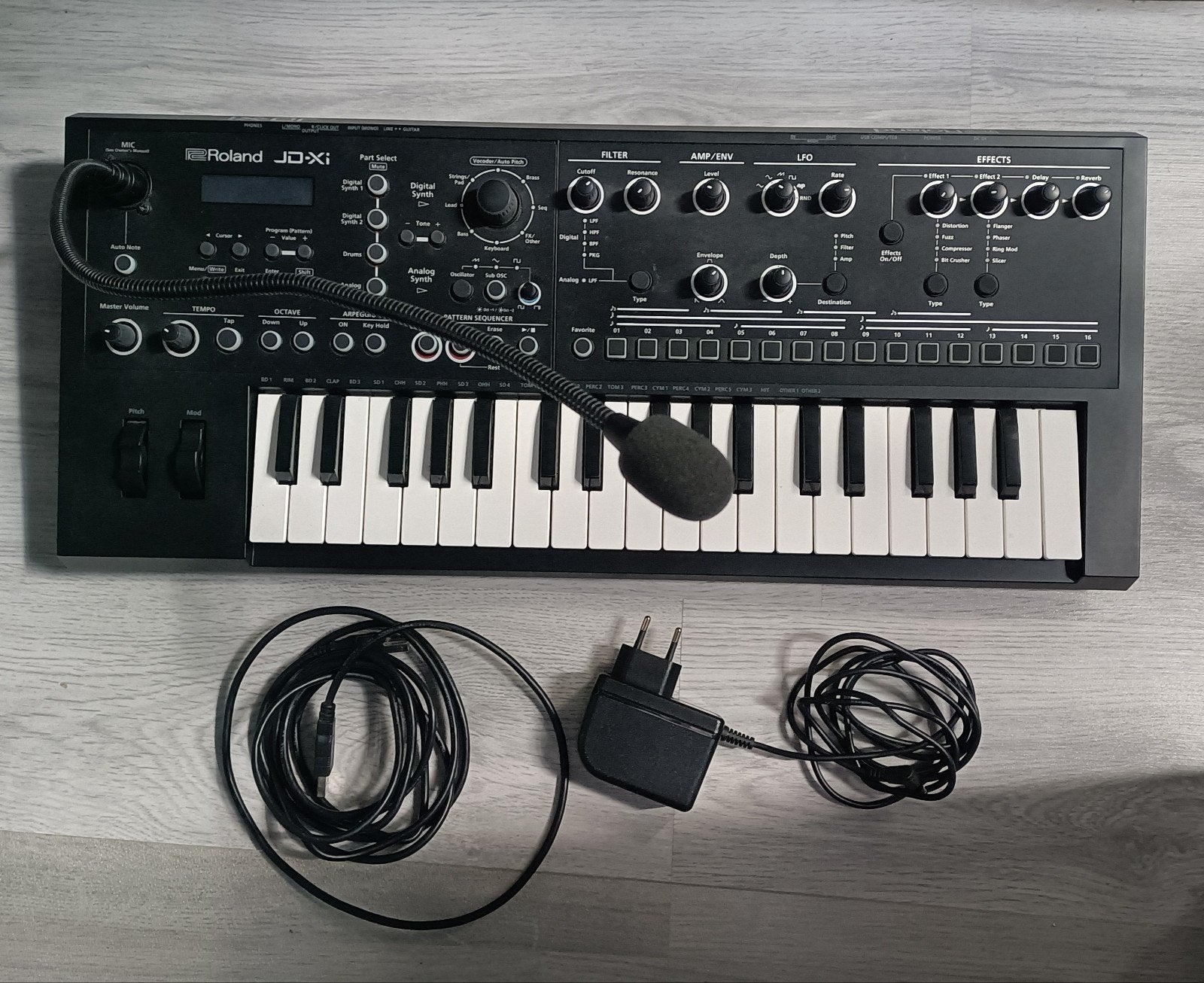 Roland JD-Xi, Muziek en Instrumenten, Synthesizers, Ophalen, Zo goed als nieuw, Overige aantallen, Roland