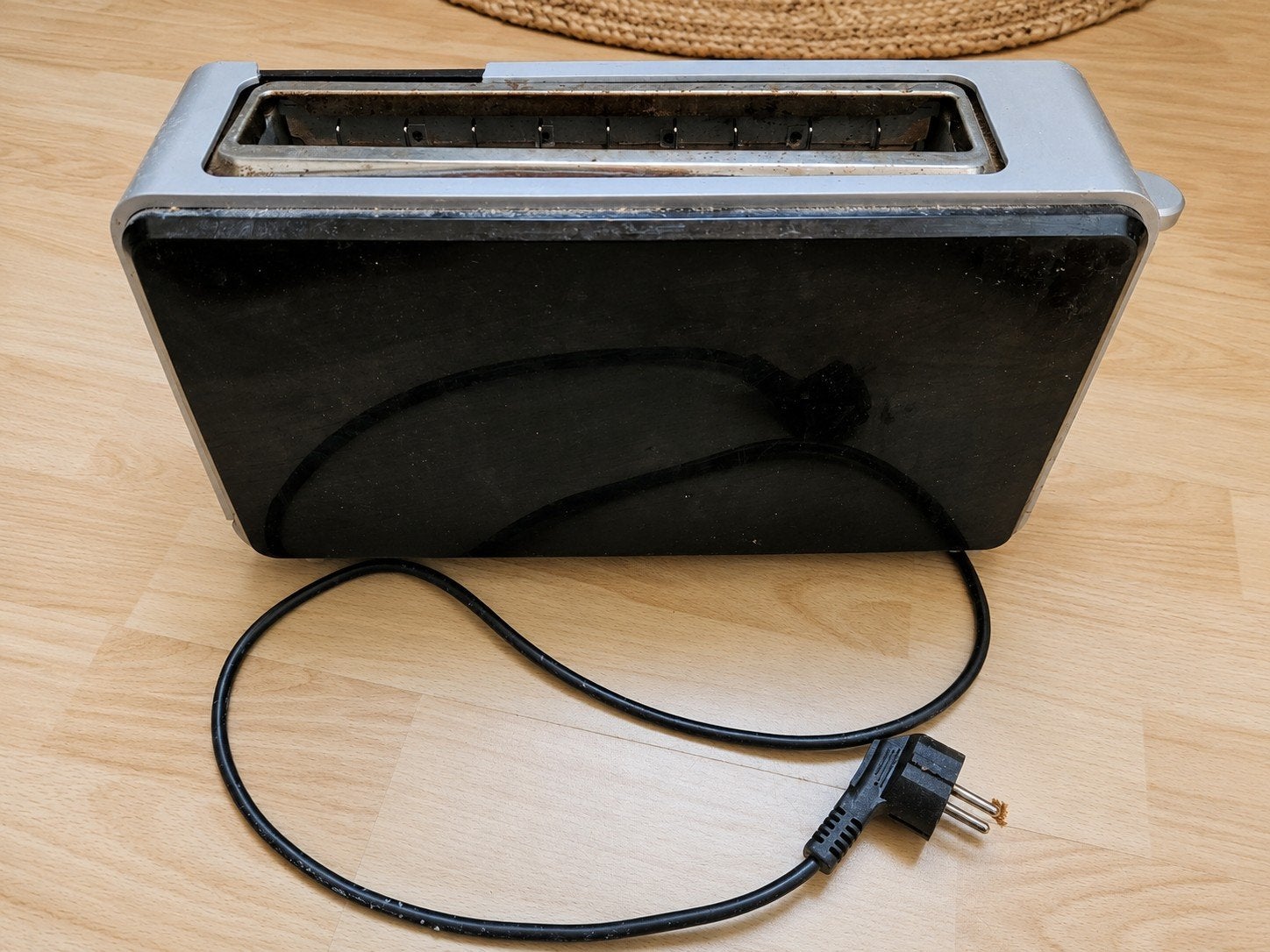 Gratis broodrooster KI-028A 900 W – werkt, Ophalen of Verzenden, Gebruikt