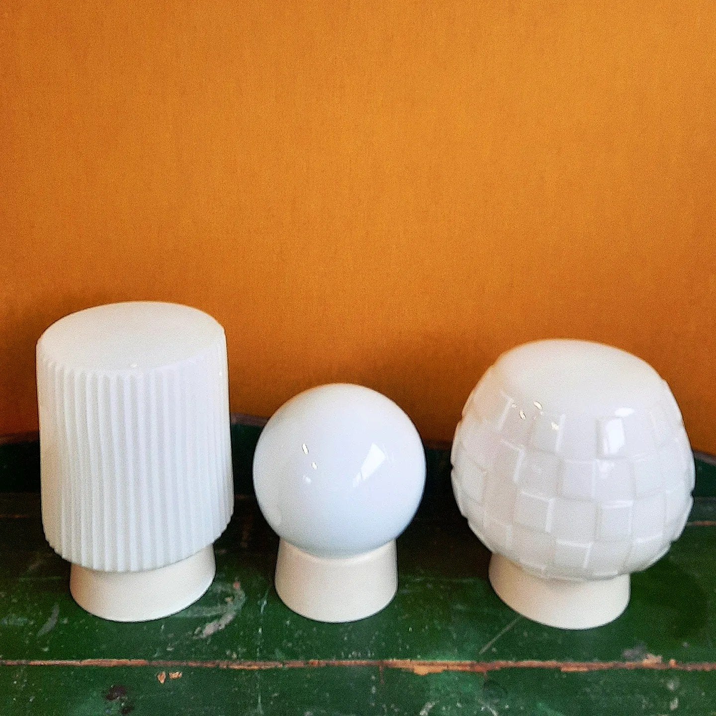 vintage bollamp, lamp van melkglas met vierkantjes in reliëf, Wit, Overige merken, Gebruikt, Vintage