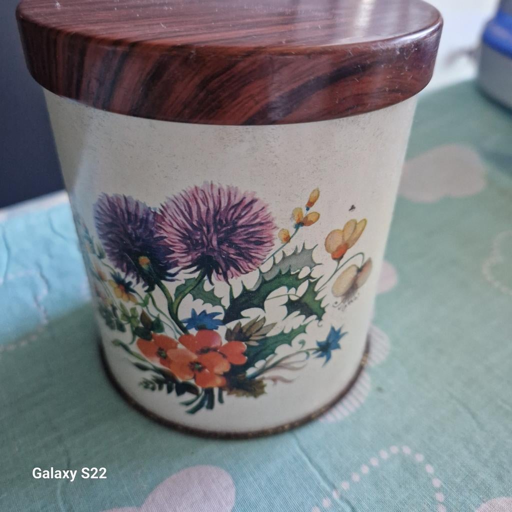 Vintage blik met bloemenprint en  deksel, Ophalen of Verzenden, Gebruikt, Overige, Overige merken