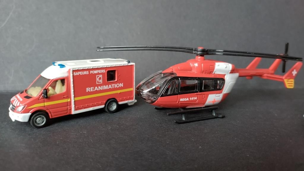 Mercedes Benz Sprinter Ambulance en Heli Siku Pol, Schlittenbacherstrasse 60 Lüdenscheid Germany, SIKU, Verzenden, Zo goed als nieuw