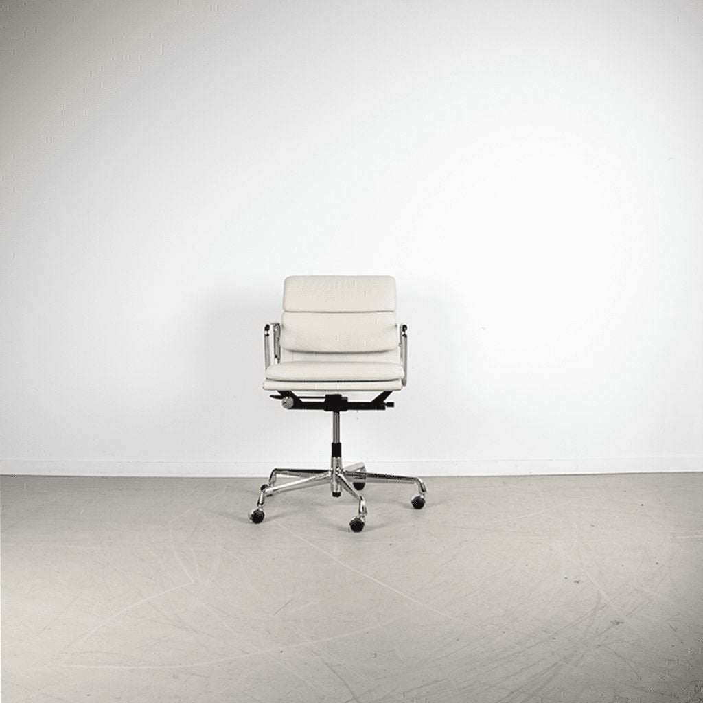 Vitra Eames EA 217 Bureaustoel Clay Leer - Chroom, Niet ingevuld, Zo goed als nieuw, Niet ingevuld, Niet ingevuld