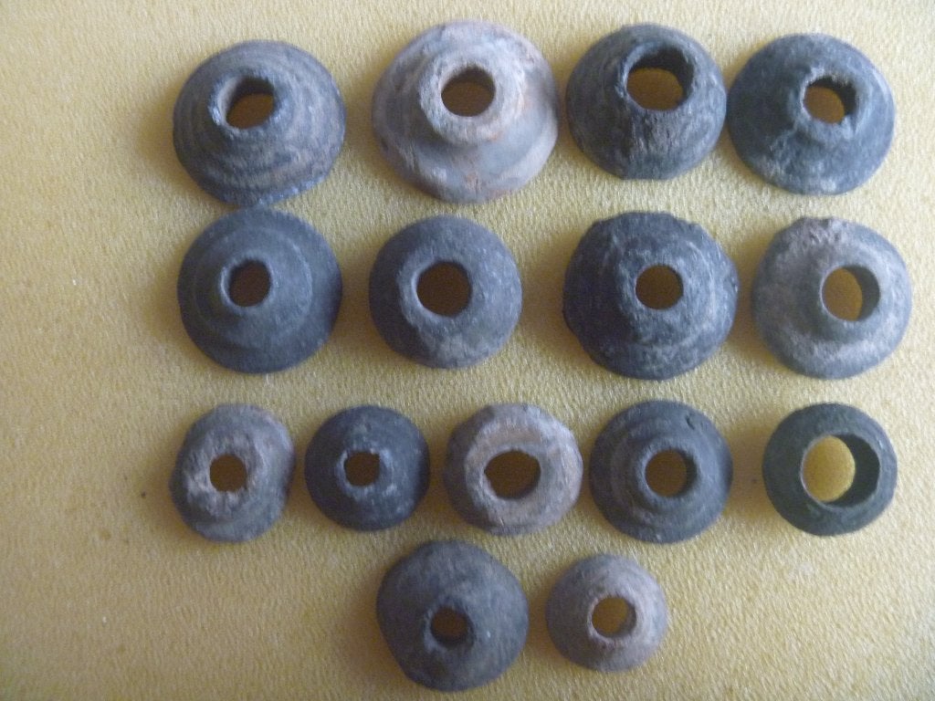 Bodemvondst. Spinsteentjes. Spinsteen. Lood.Middeleeuwen, Antiek en Kunst, Antiek | Tin, Ophalen of Verzenden